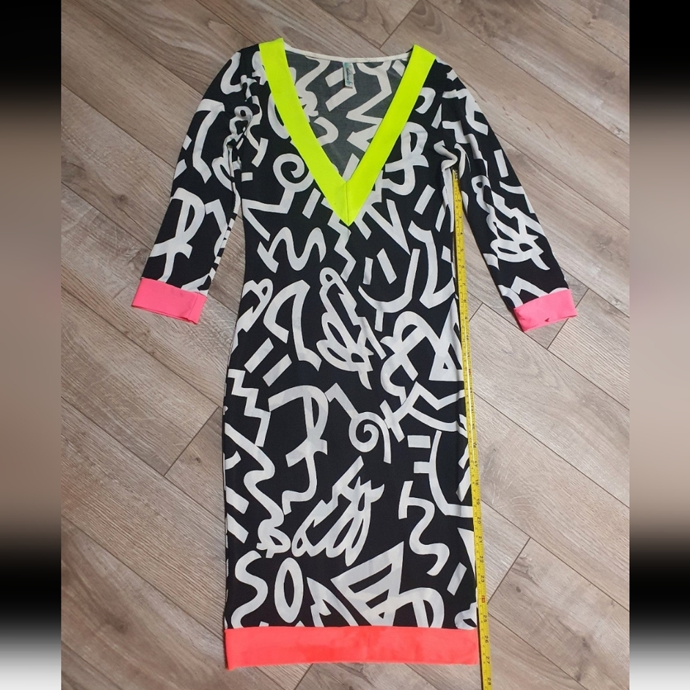 Women Black White Graffiti Print Neon Trim Stretch Mini Dress Size S